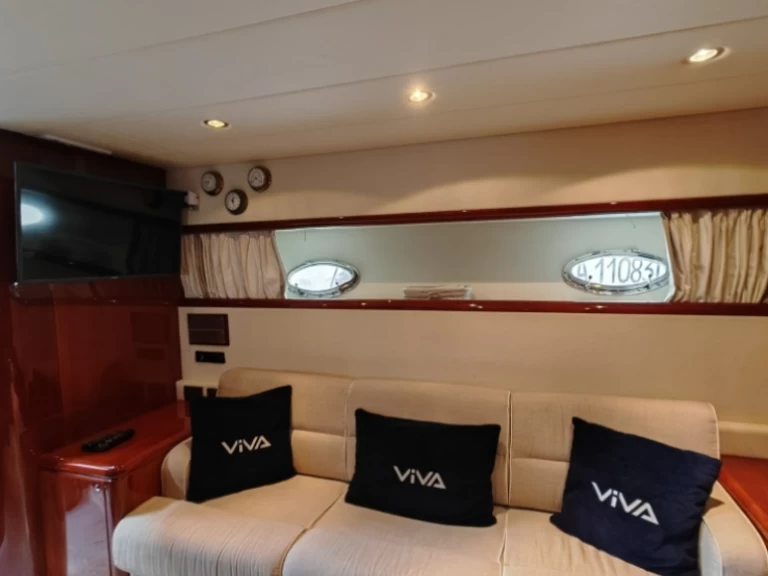 Hire Motorboat Rizzardi with a boat licence