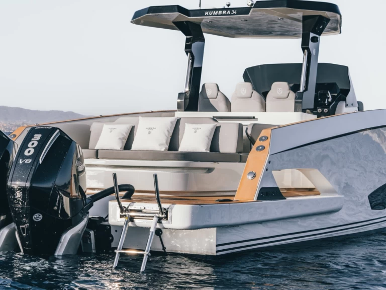 Motorboat hire in Ibiza Town - KUMBRA 34