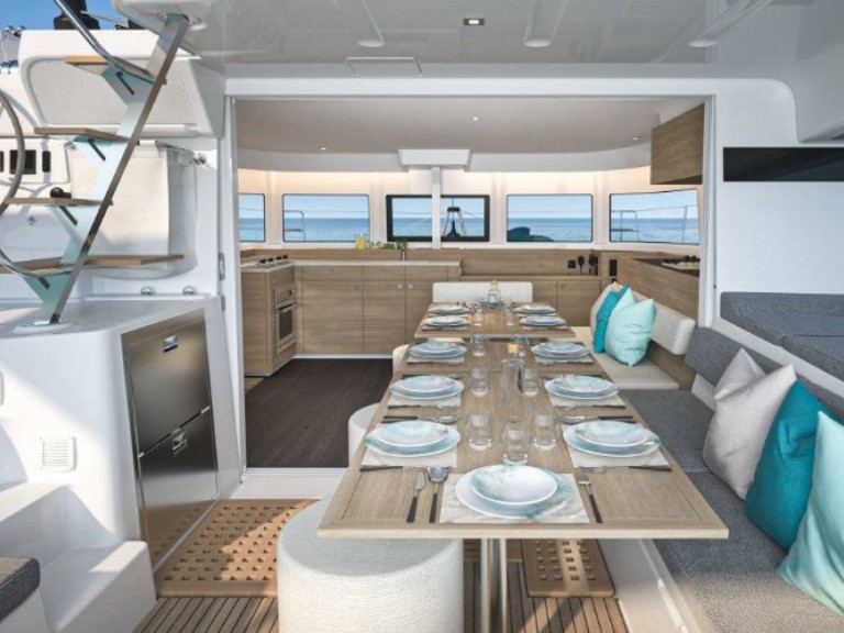 Yacht hire Le Marin cheap Lagoon 43 