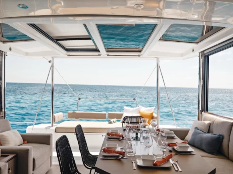 BALI 4.2 NUMERO 3 BALI 4.2 NUMERO 3 charter bareboat or skippered in  Le Marin