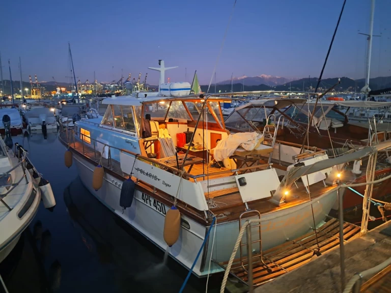 Hire a Cantieri Di Pisa Super Polaris La Spezia