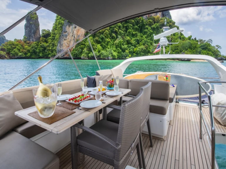 Yacht charter Ao Po - Princess Princess 60 Fly on SamBoat