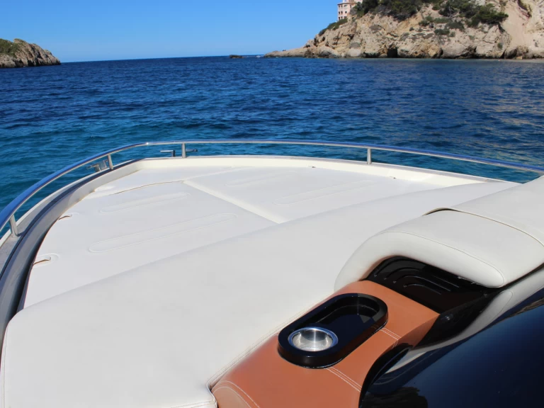Yacht hire El Toro cheap GT 320