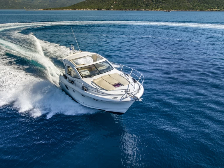 Yacht charter Porto Pollo - Jeanneau Prestige 38 S on SamBoat