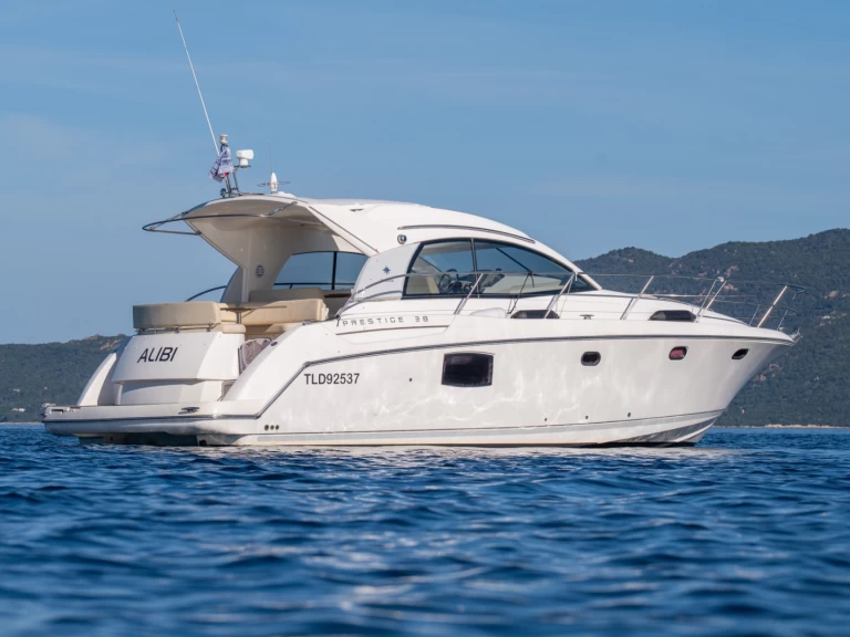 Yacht hire Porto Pollo cheap Prestige 38 S