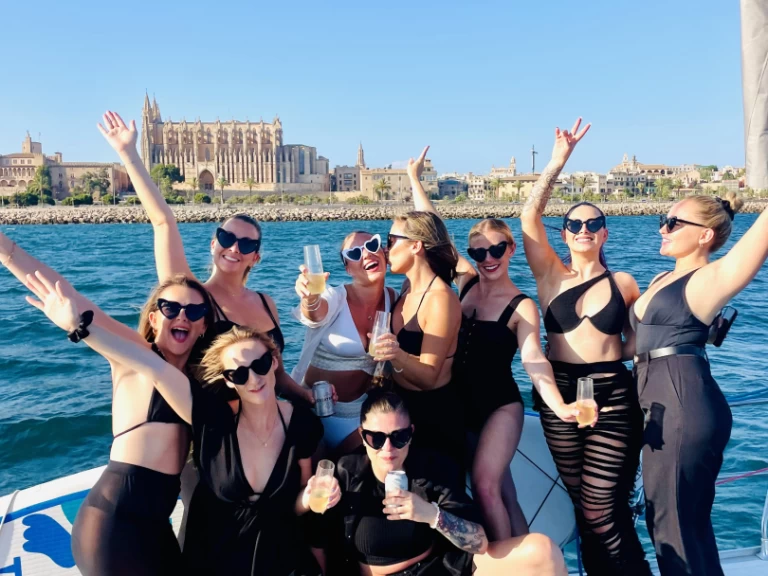 Hire a Bénéteau Oceanis 473 Palma de Mallorca