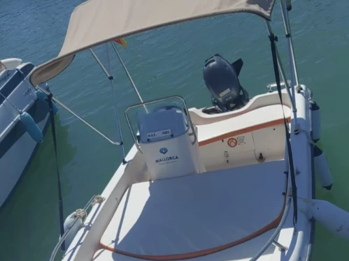 Motorboat hire in Es Canutells - Astec Astec 400