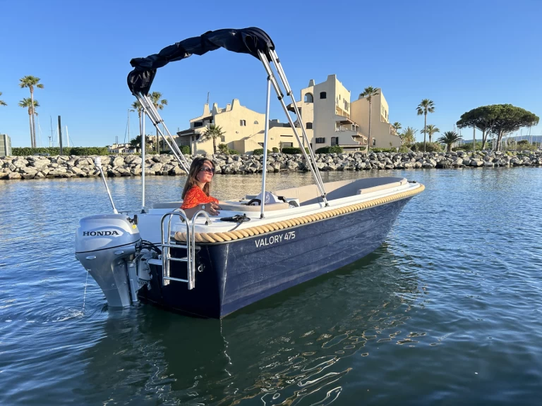 Yacht hire Port Grimaud cheap 475