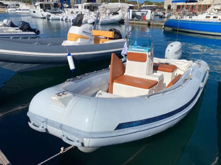RIB hire in Villasimius - Joker Boat Coaster 470