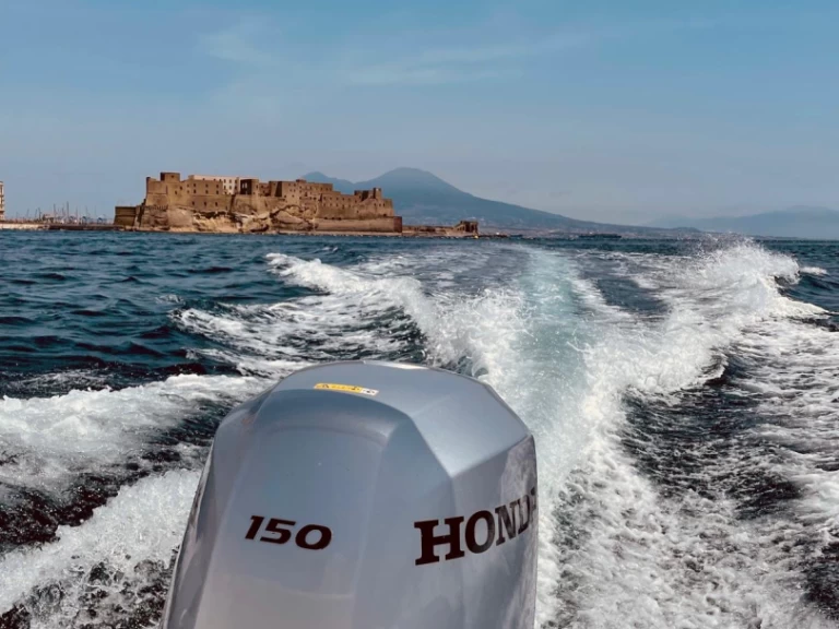 Yacht hire Porto di Mergellina cheap 62