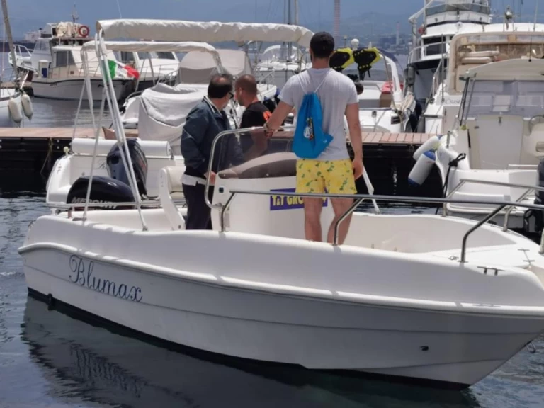 Hire a Gaia GAIA 190 Milazzo