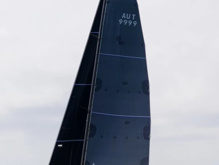 Charter a Farr DK 52 in Puerto Sotogrande on Samboat