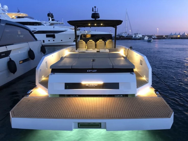 Yacht charter Ibiza Town - De Antonio 42 FULL LUXE on SamBoat