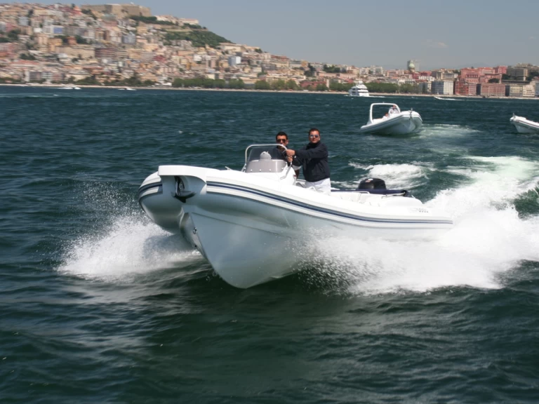 Yacht charter Porto di Mergellina - Asso CHARISMA VAMOS on SamBoat