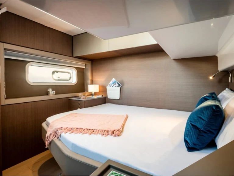 Hire Catamaran BALI 4.6 4 CABINES with a boat licence