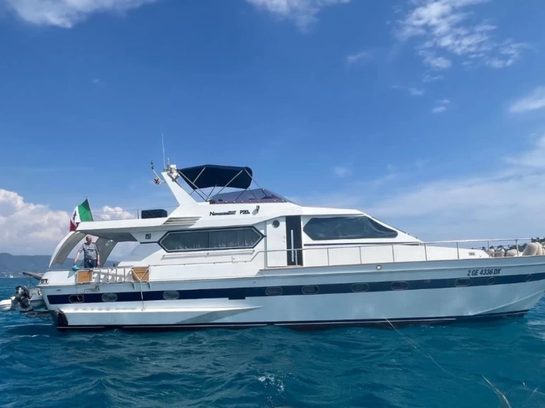 Charter a NAVARCANTIERI P20 in La Spezia on Samboat