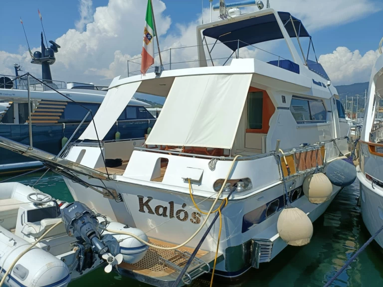 Yacht charter La Spezia - NAVARCANTIERI P20 on SamBoat