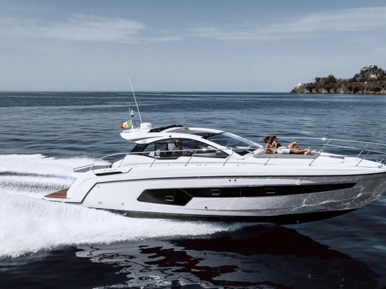 Yacht charter Sorrento - Azimut Atlantis 45 on SamBoat