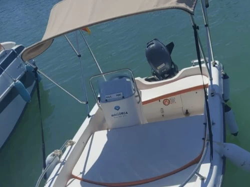 Hire Motorboat Astec with a boat licence
