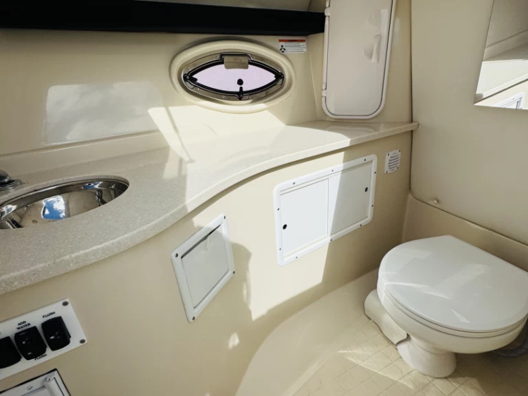 Motorboat hire in Miami - Four Winns h310