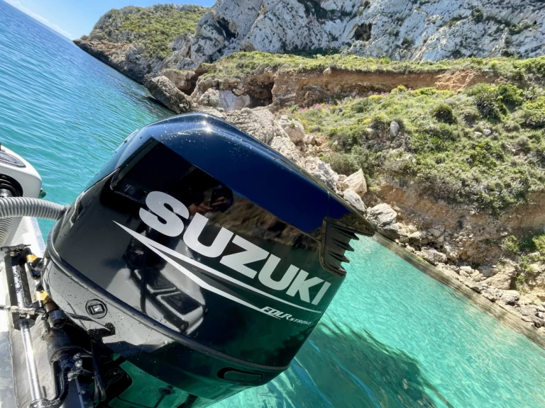 Hire a Sessa Marine Key Largo Dénia