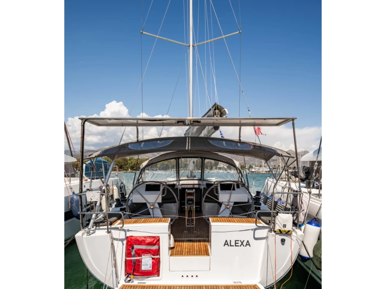 Yacht charter Néa Péramos - Hanse Hanse 455 on SamBoat