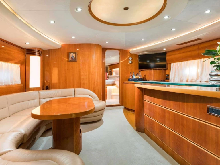 Hire Luxury Yacht Princess, UK with a boat licence