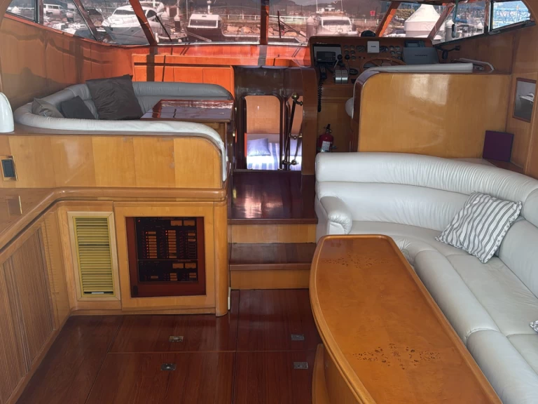Yacht charter Vigo - Johnson Johnson 56 on SamBoat