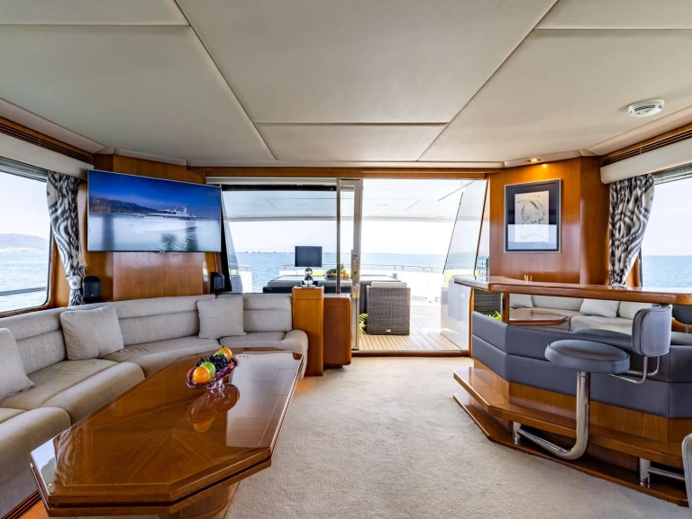 Hire a DE VRIES CAMENA II Olbia