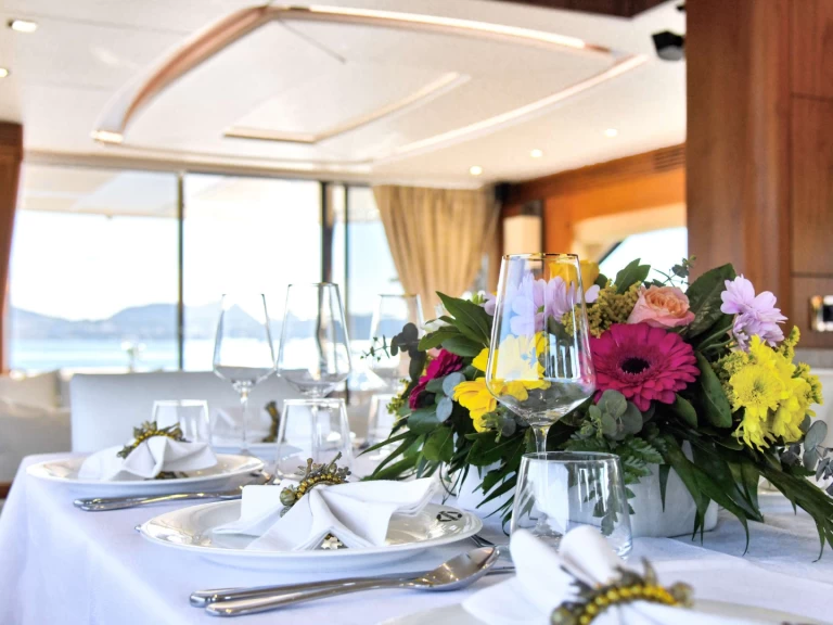 Luxury Yacht hire in Athens - Sunseeker GRACE XI