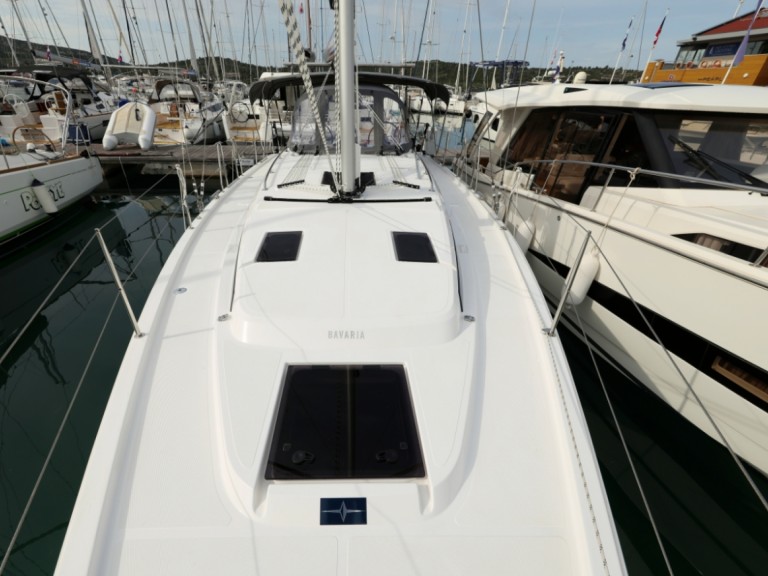 Yacht charter Pirovac - Bavaria Bavaria C38 on SamBoat