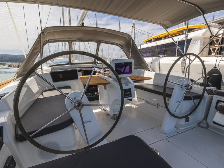 Sailboat to hire Lefkáda at the best price