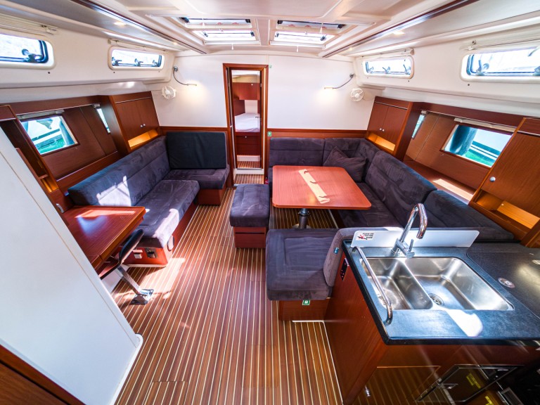 Charter a Hanse Hanse 455 in Punat on Samboat