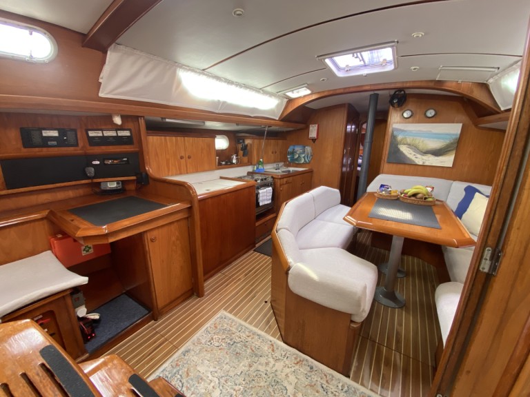 Sailboat hire in Gouvia - Jeanneau Sun Odyssey 42.2