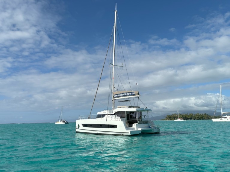 Charter a Bali Catamarans Bali Catspace Voile in Palma de Mallorca on Samboat