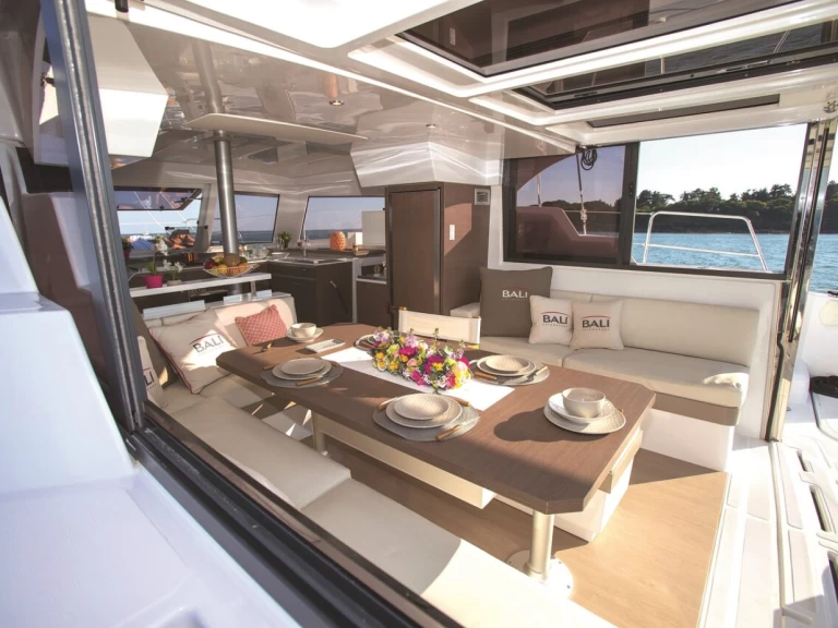 Hire a Bali Catamarans Bali Catspace Voile Nassau