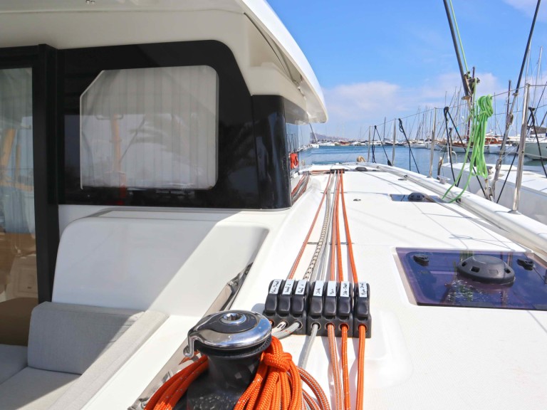 Catamaran to hire Paros (Island) at the best price
