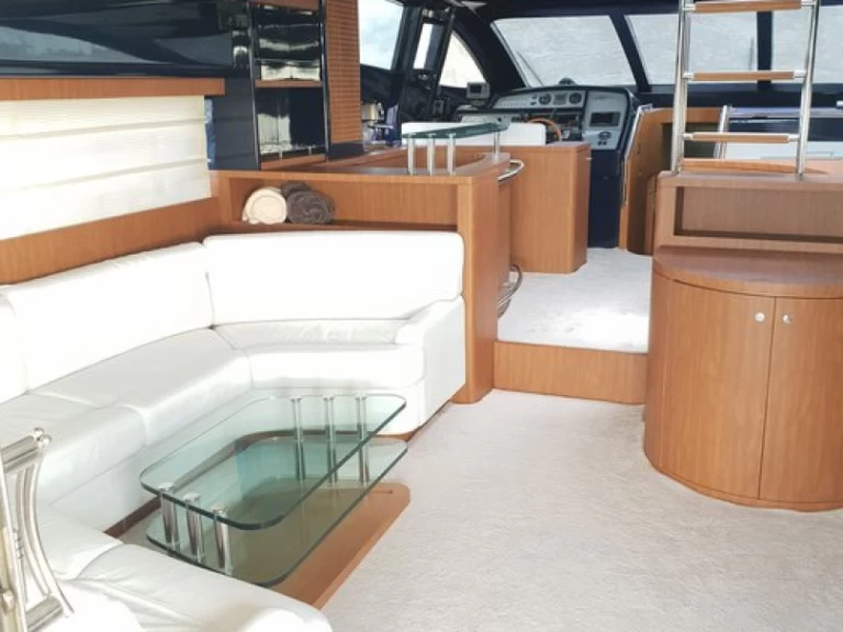 Luxury Yacht hire in Novigrad - Riva Riva Dolcevita 70 Super - 3 + 1 cab.