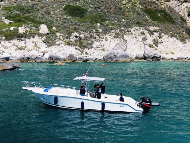 Yacht charter Cagliari Port - Mako 282 on SamBoat
