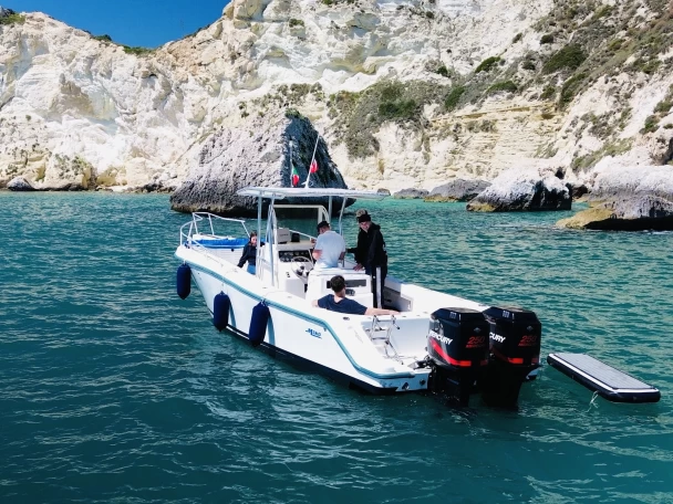 Hire a Mako 282 Cagliari Port