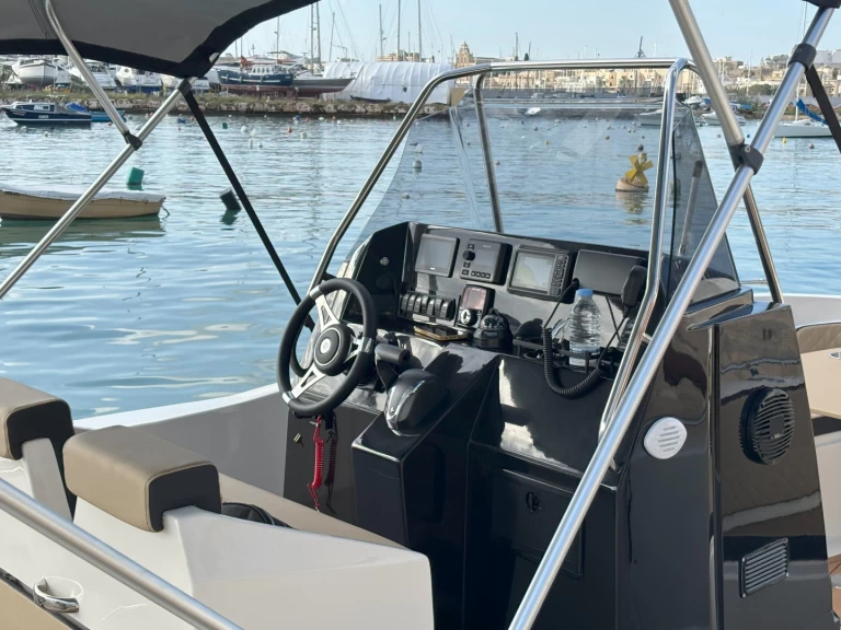Hire Motorboat with or without skipper Nireus Sliema