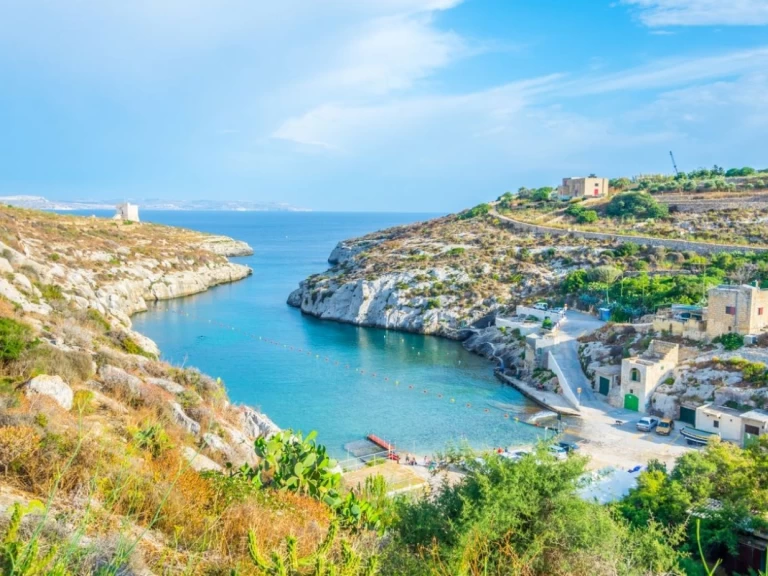 Yacht hire Sliema cheap Nirues cl620