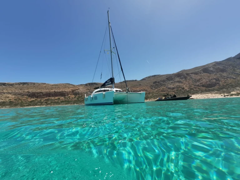 Hire a Lagoon Lagoon 380 S2 Kíssamos