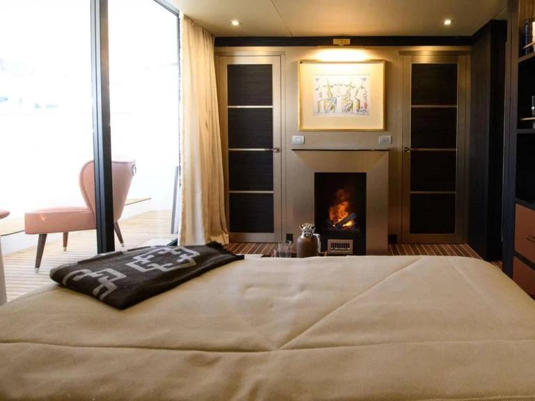 Yacht hire Ibiza Town cheap GOLDFINGER