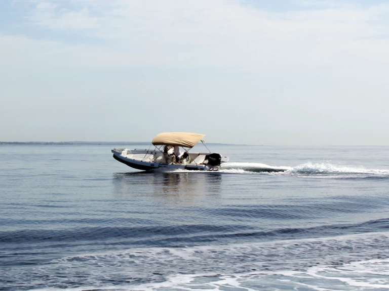 Yacht hire Avola cheap MV 740 TOURING