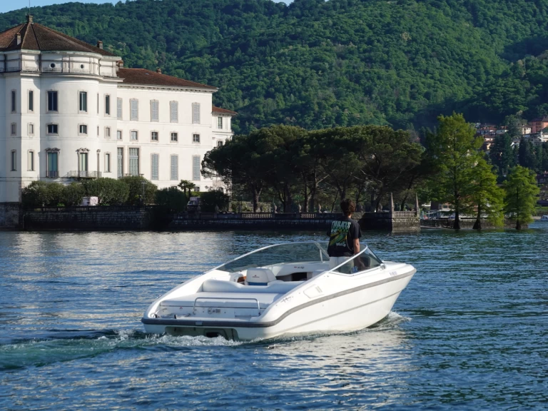 Hire Motorboat with or without skipper Cranchi Stresa