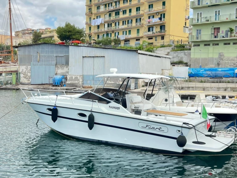 Yacht charter Torre del Greco - Fiart Thunder  on SamBoat