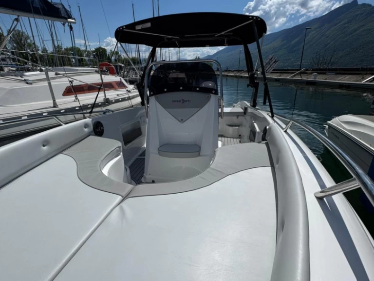 Charter a ORIZZONTI NAUTICA ORIZZONTI POSEIDON in Aix-les-Bains on Samboat