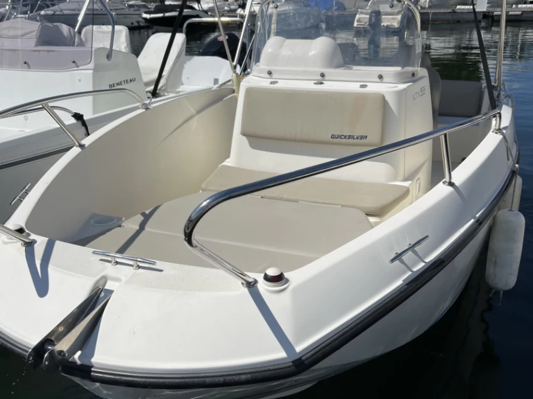 Motorboat to hire Aix-les-Bains at the best price