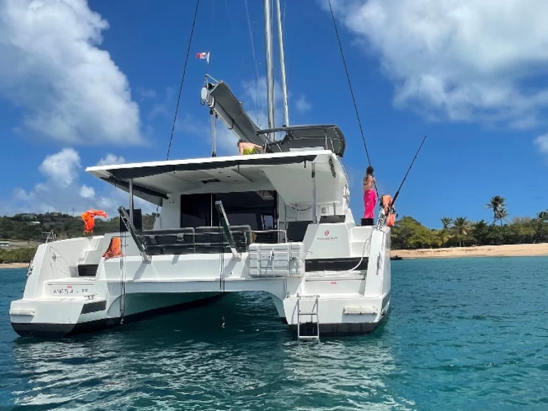 Hire a Fountaine Pajot ISLA 40 (4 CAB + 1 /  2 SDB) Le Marin